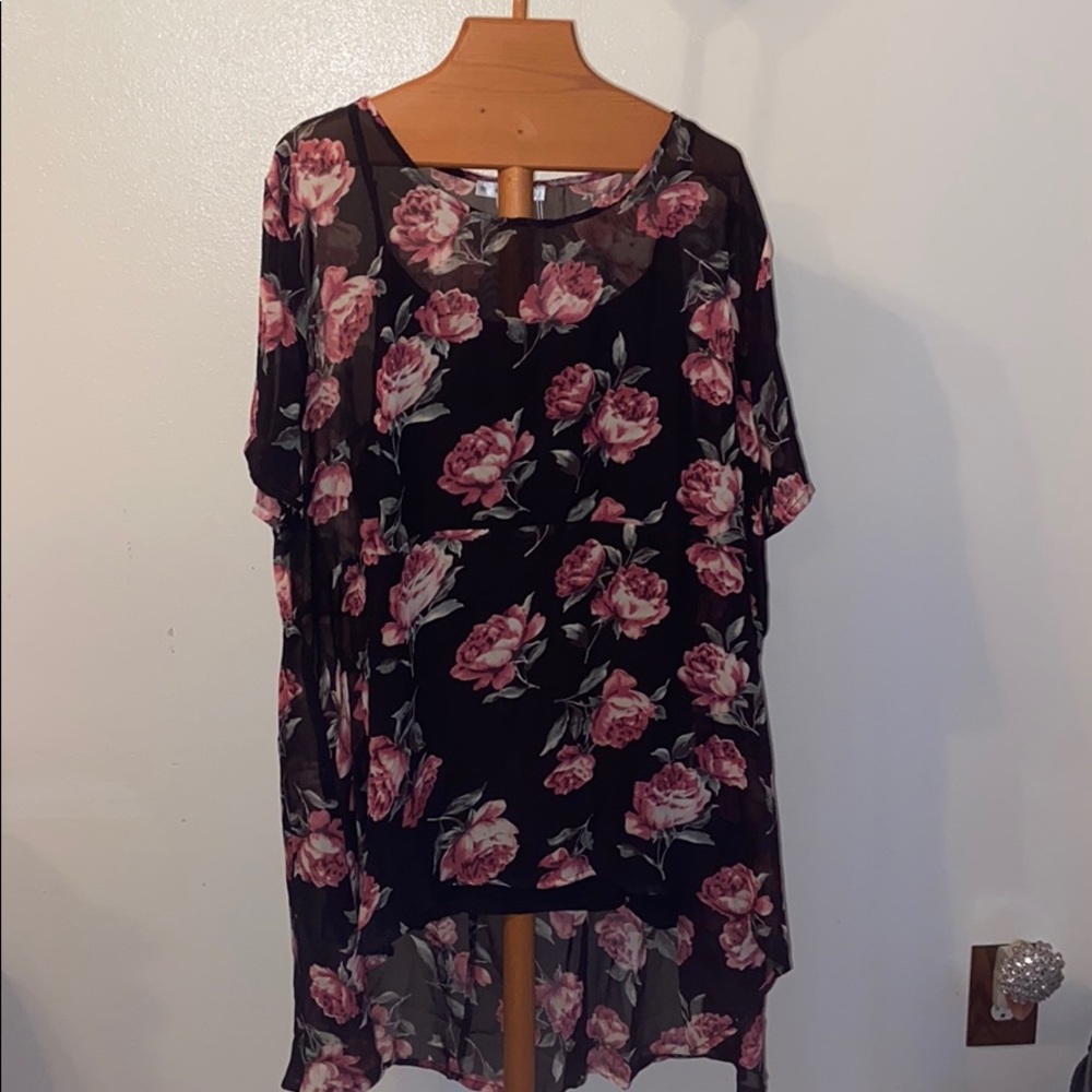 Plus Size Black Floral High-Low Top